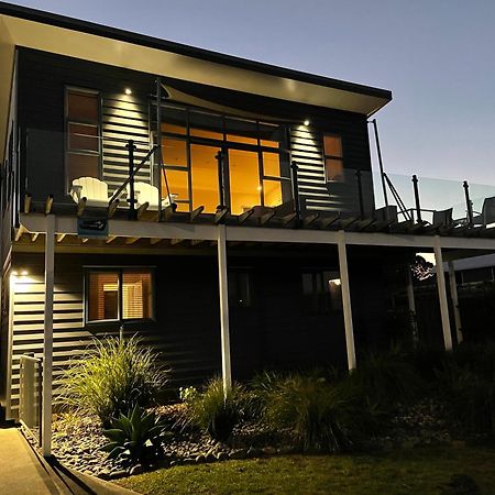 Oceans 8 - Mangawhai Heads Holiday Home ภายนอก รูปภาพ