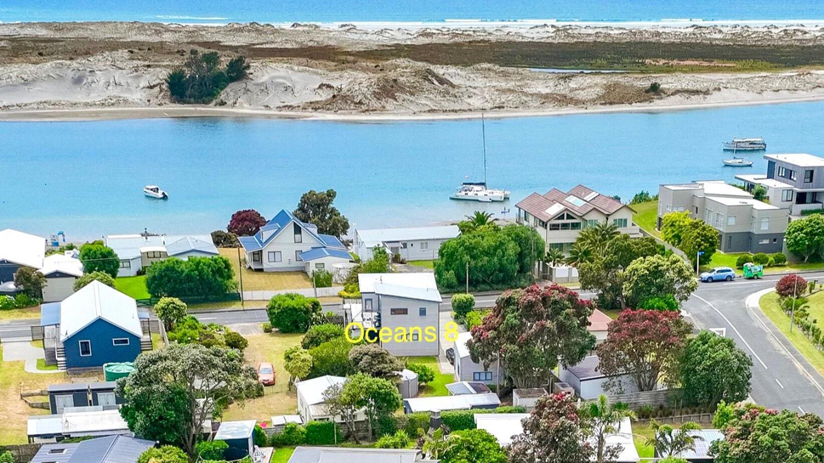 Oceans 8 - Mangawhai Heads Holiday Home ภายนอก รูปภาพ