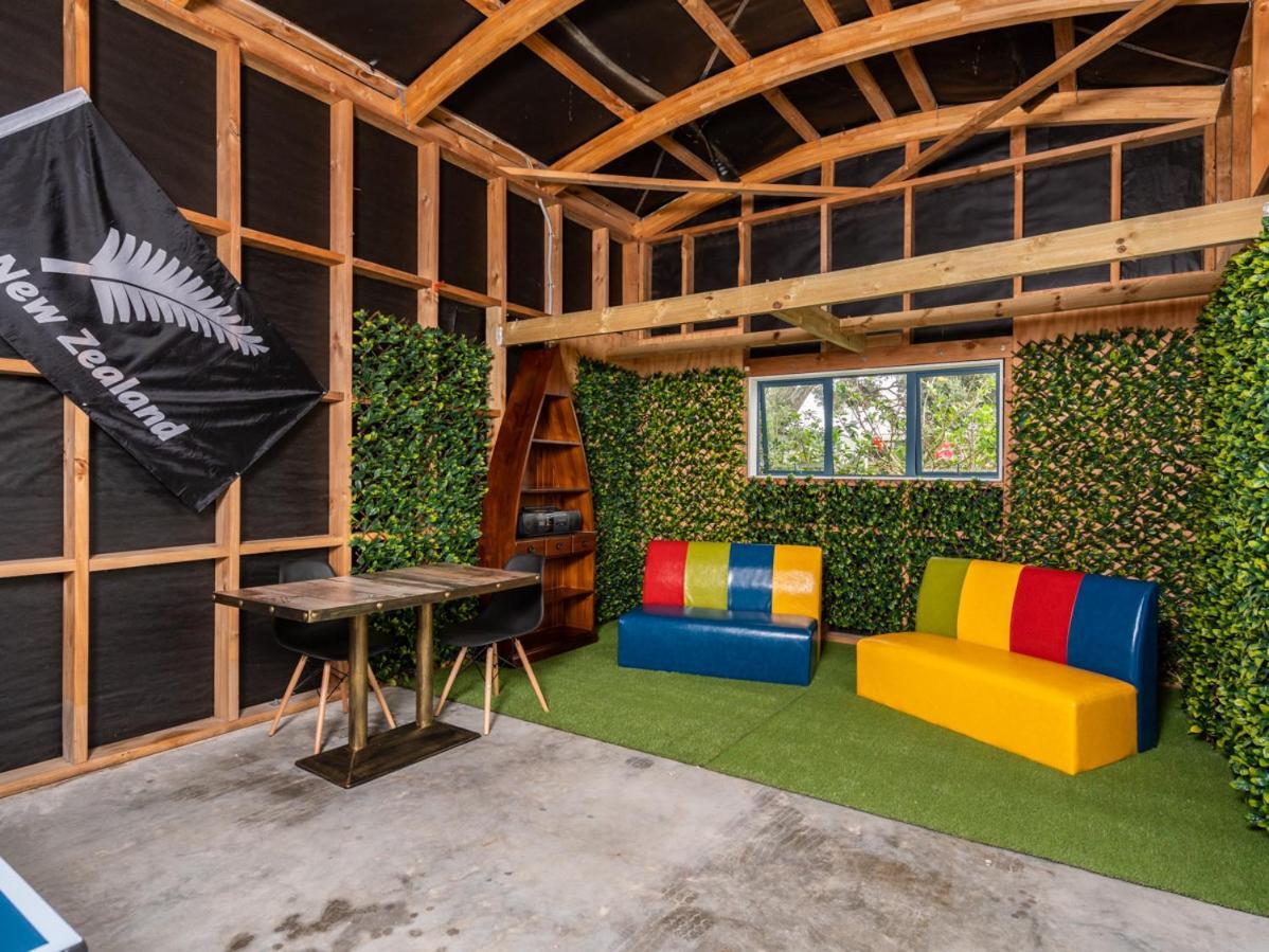 Oceans 8 - Mangawhai Heads Holiday Home ภายนอก รูปภาพ