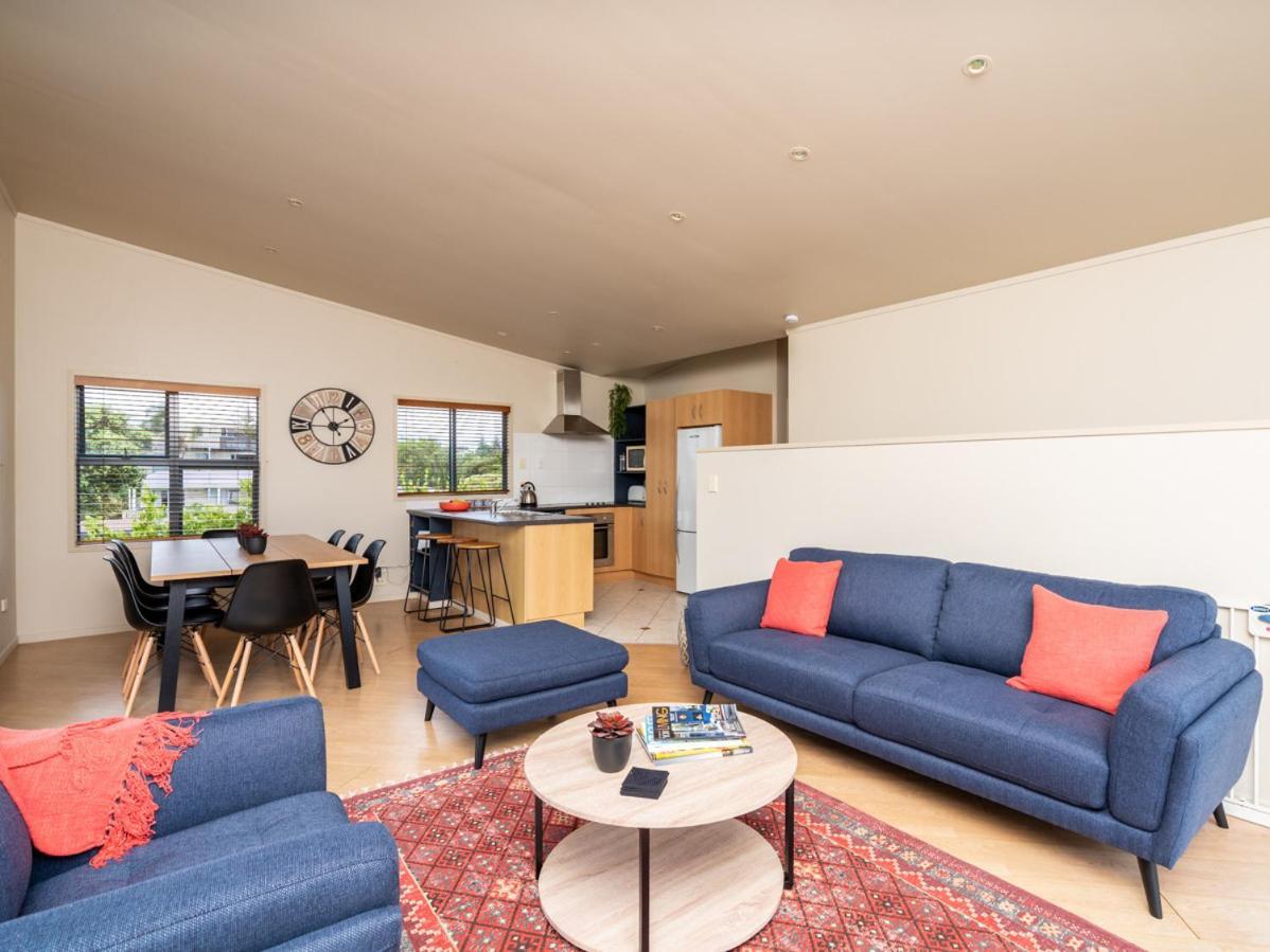 Oceans 8 - Mangawhai Heads Holiday Home ภายนอก รูปภาพ