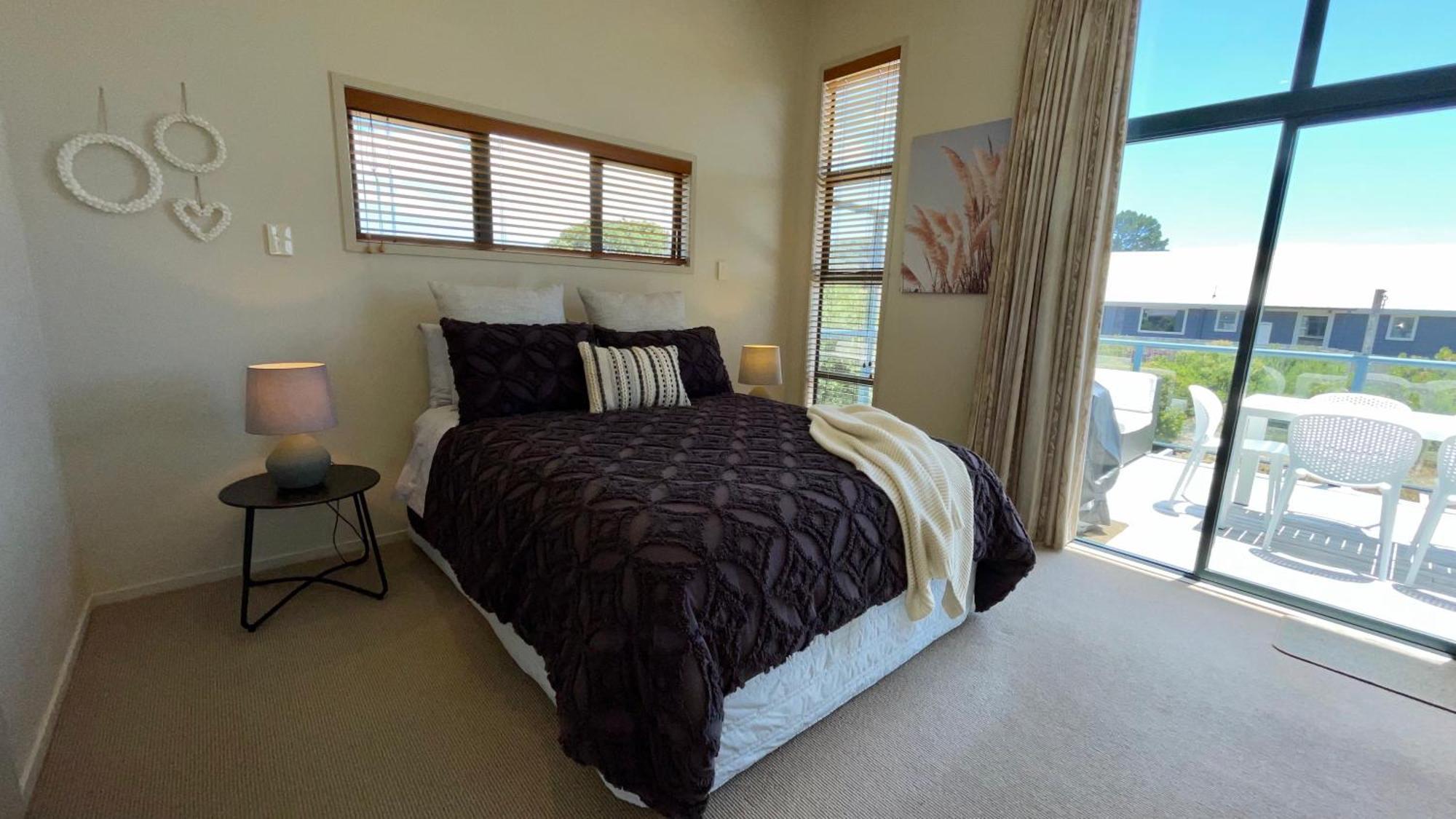Oceans 8 - Mangawhai Heads Holiday Home ภายนอก รูปภาพ